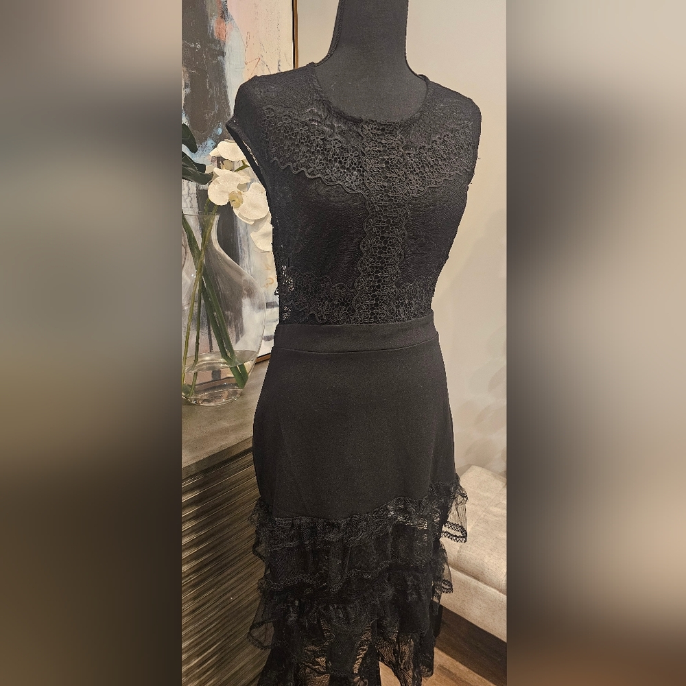 Little black dress, sz L, lace at bodice, bust, and hem.